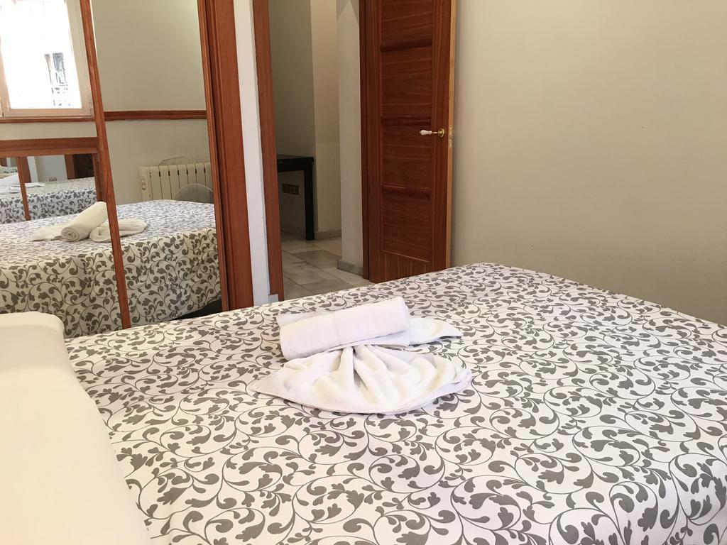 Apartamentos Good Stay Prado Madrid Luaran gambar