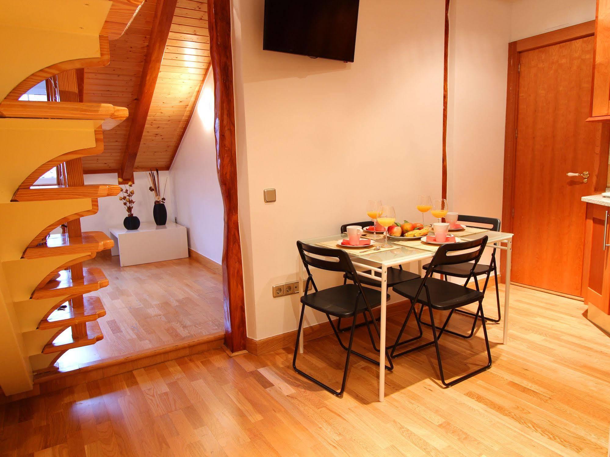 Apartamentos Good Stay Prado Madrid Luaran gambar