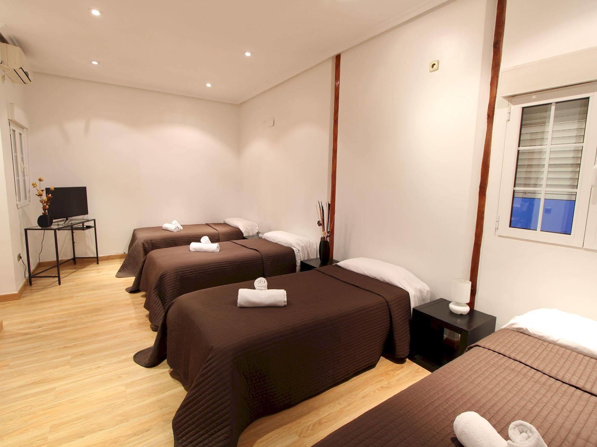 Apartamentos Good Stay Prado Madrid Luaran gambar