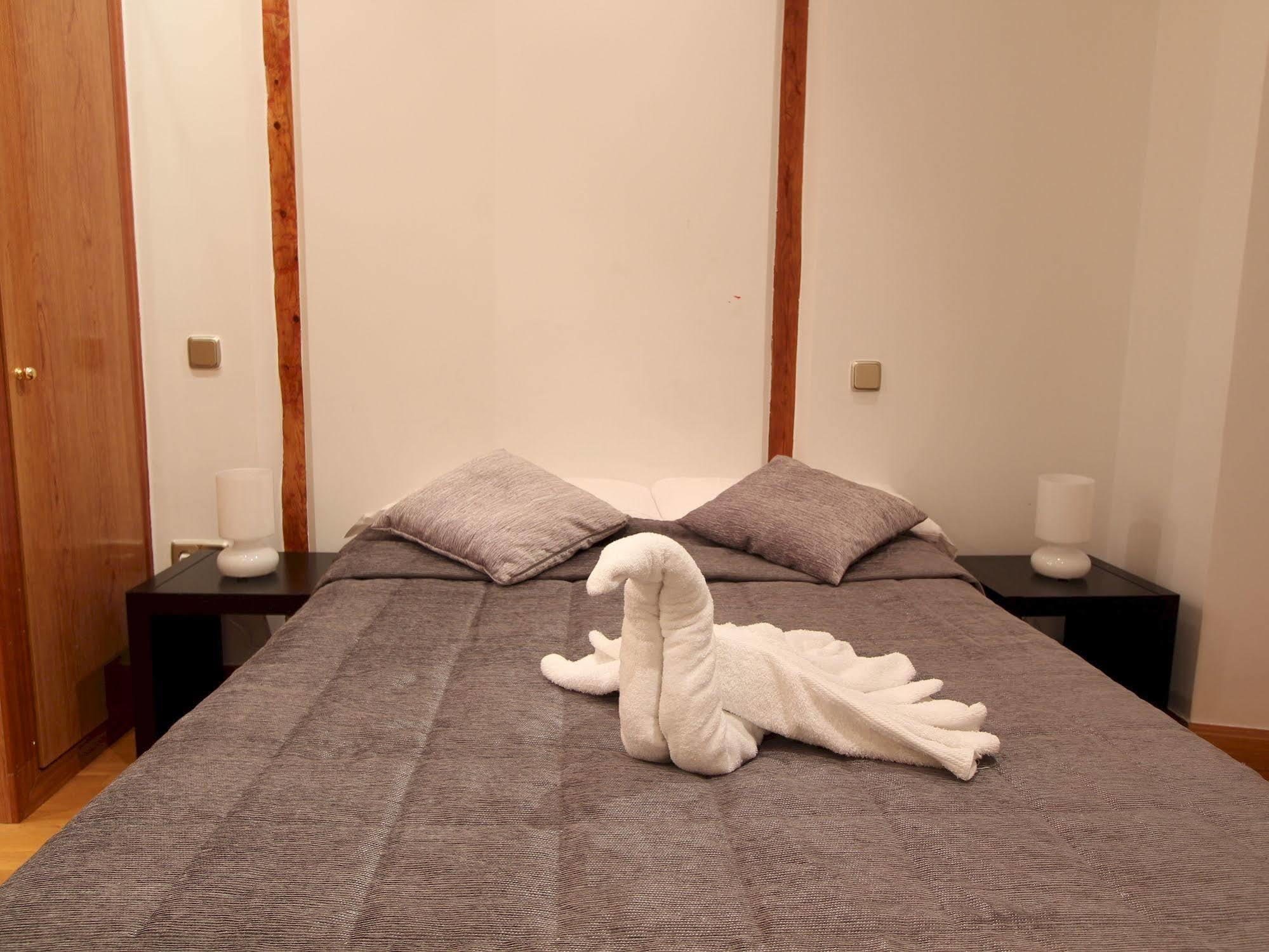 Apartamentos Good Stay Prado Madrid Luaran gambar