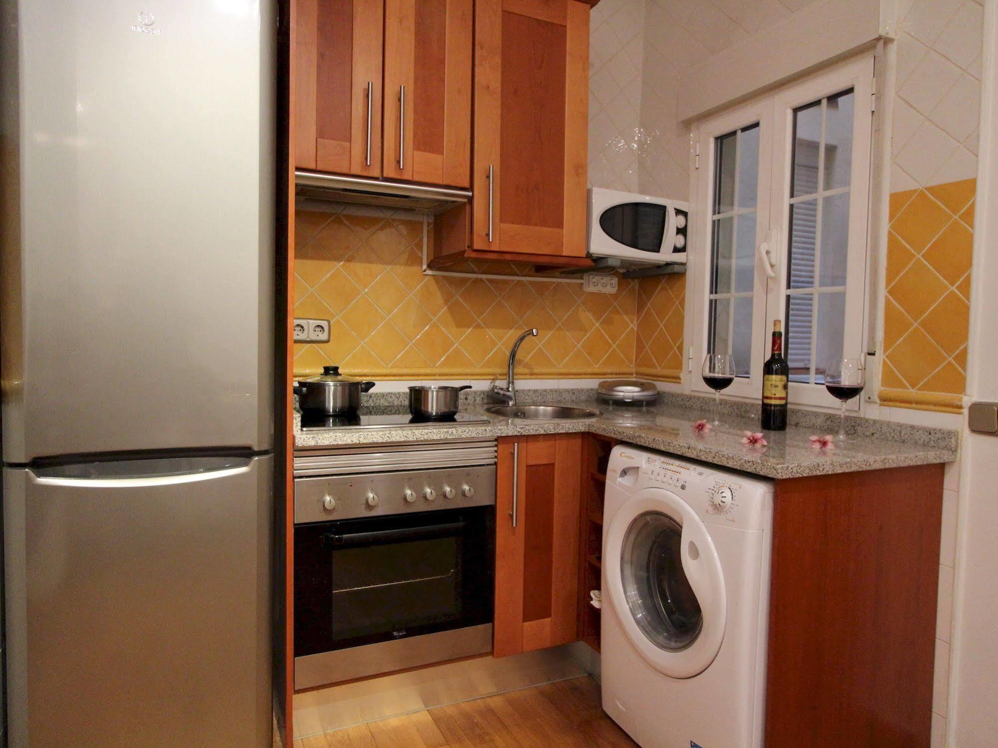 Apartamentos Good Stay Prado Madrid Luaran gambar